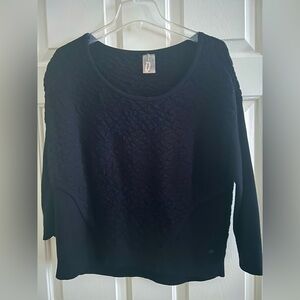 Black textured active sweater M